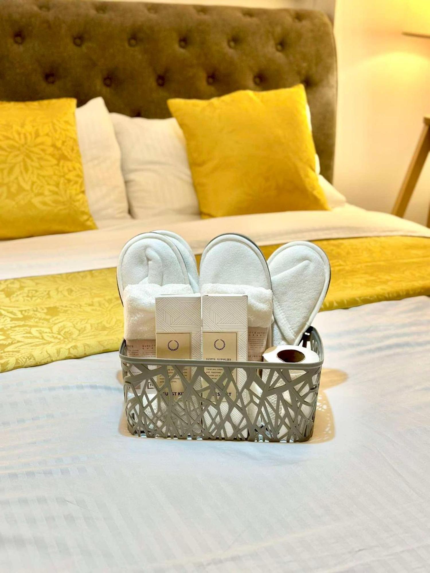 Jawen's Place - Azure Staycation Apartment *